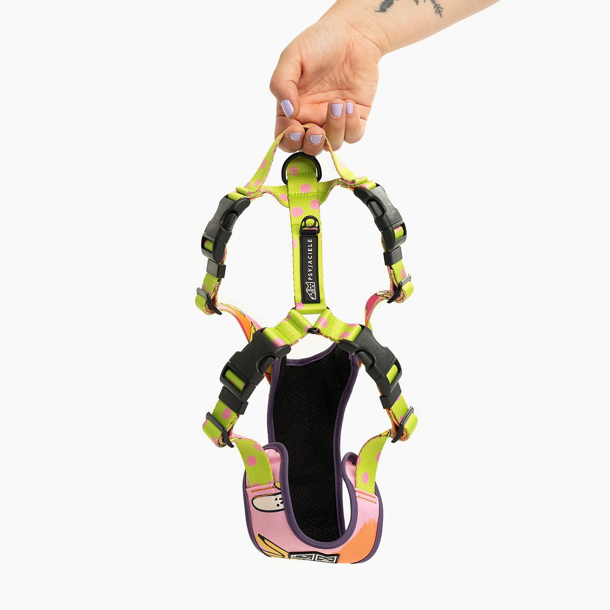 Stay-on pressure-free harness "We went bananas"