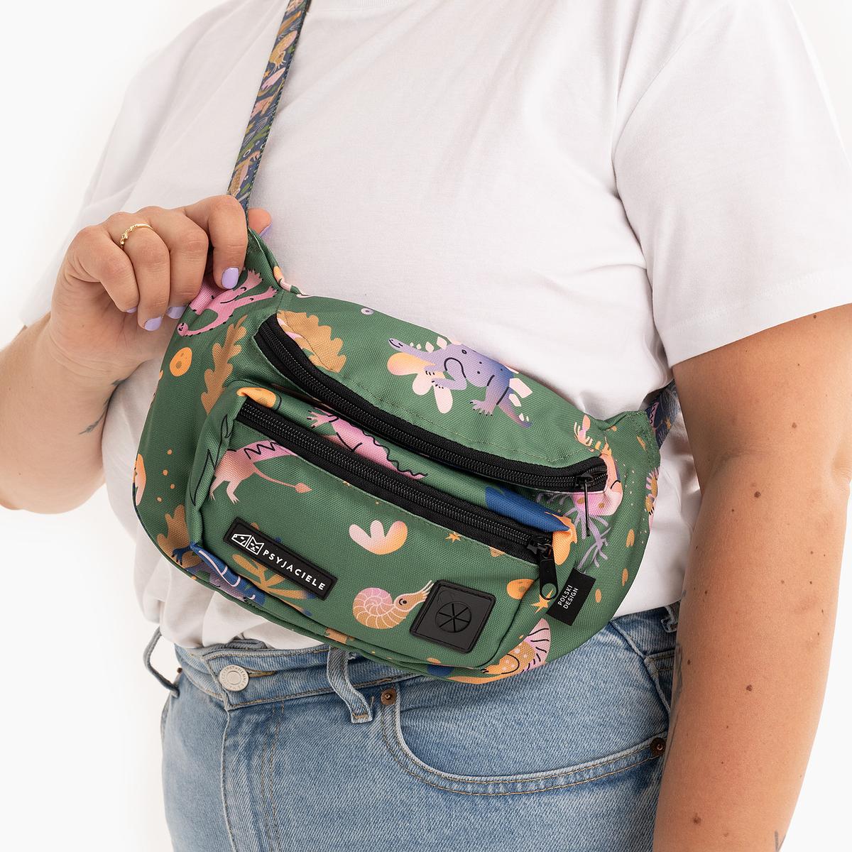 Fanny pack with patterned belt "Doggosaurus"