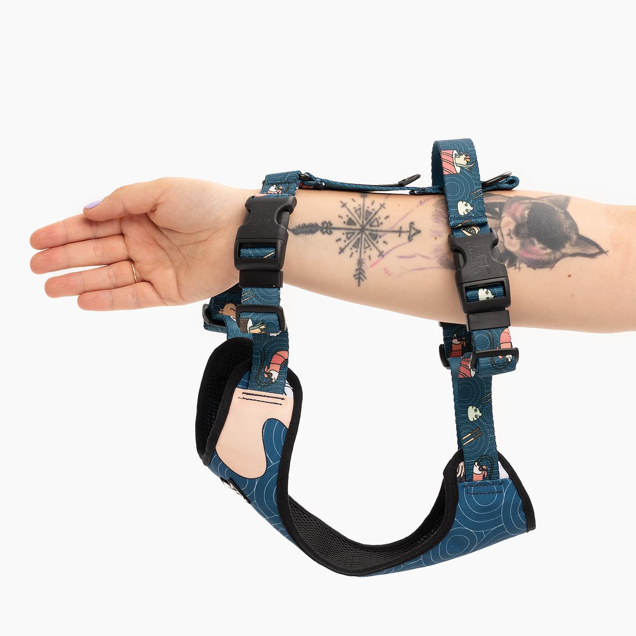 Stay-on pressure-free harness "Doggomaki"