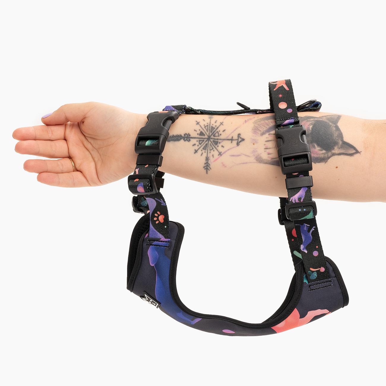 Stay-on pressure-free harness "Psychodelic"