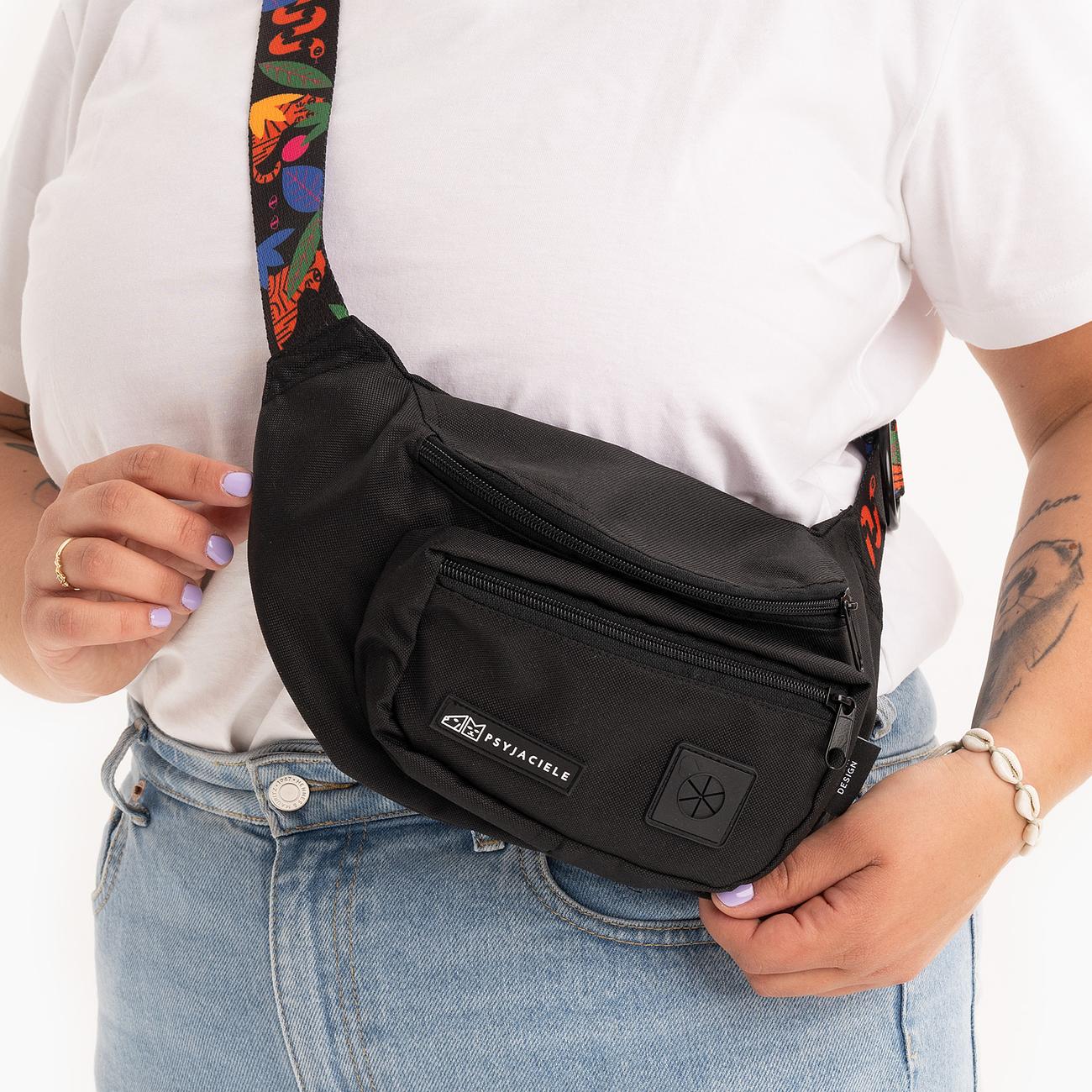 Black fanny pack "Eye of the tiger"