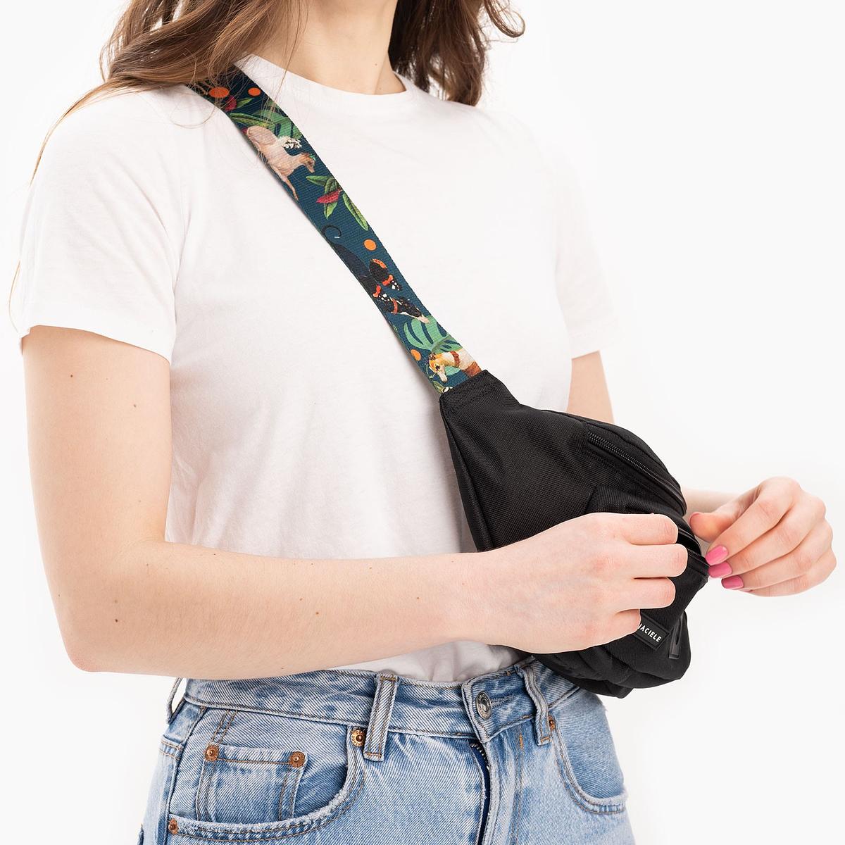 Balck fanny pack "Doggolage"