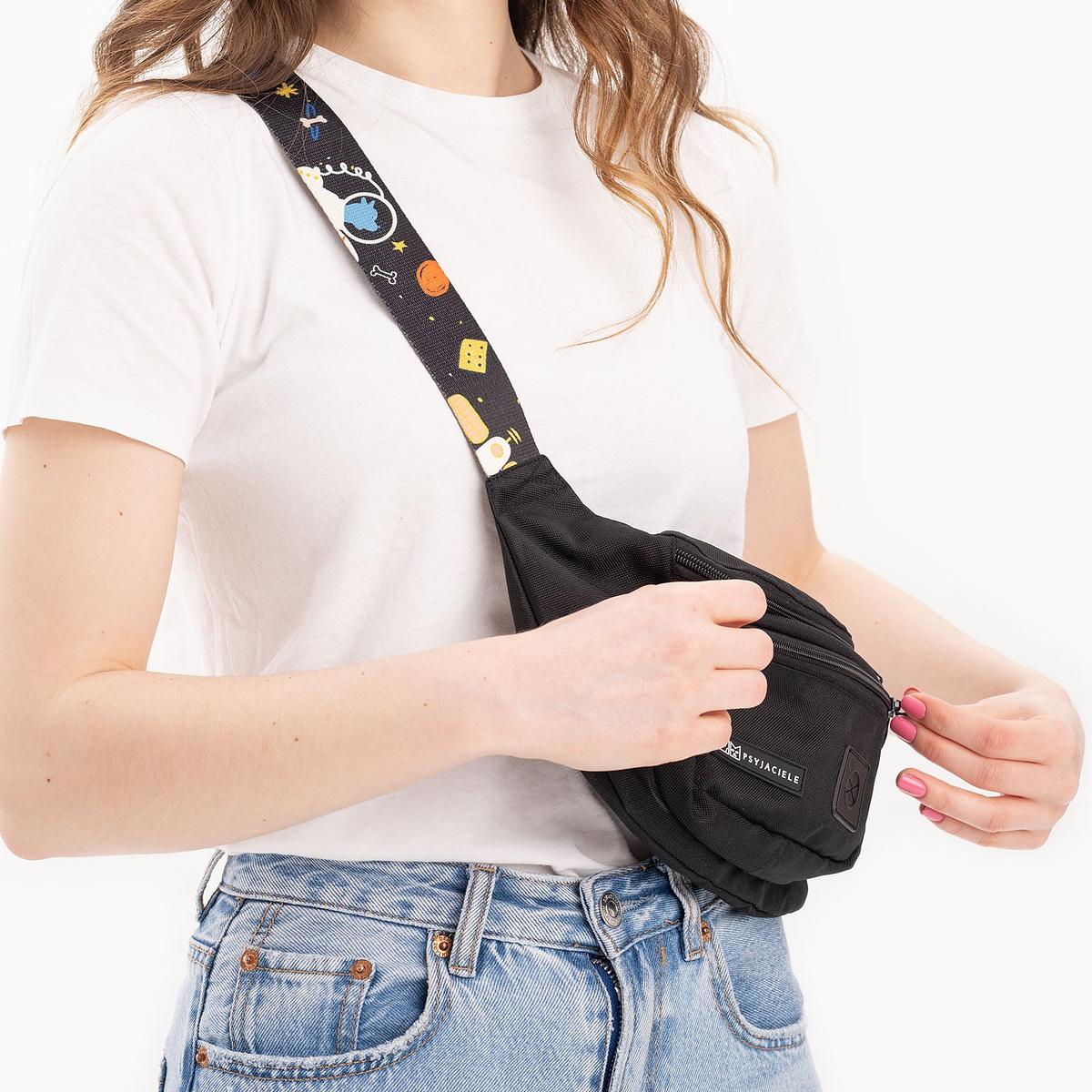 Balck fanny pack "I need space"