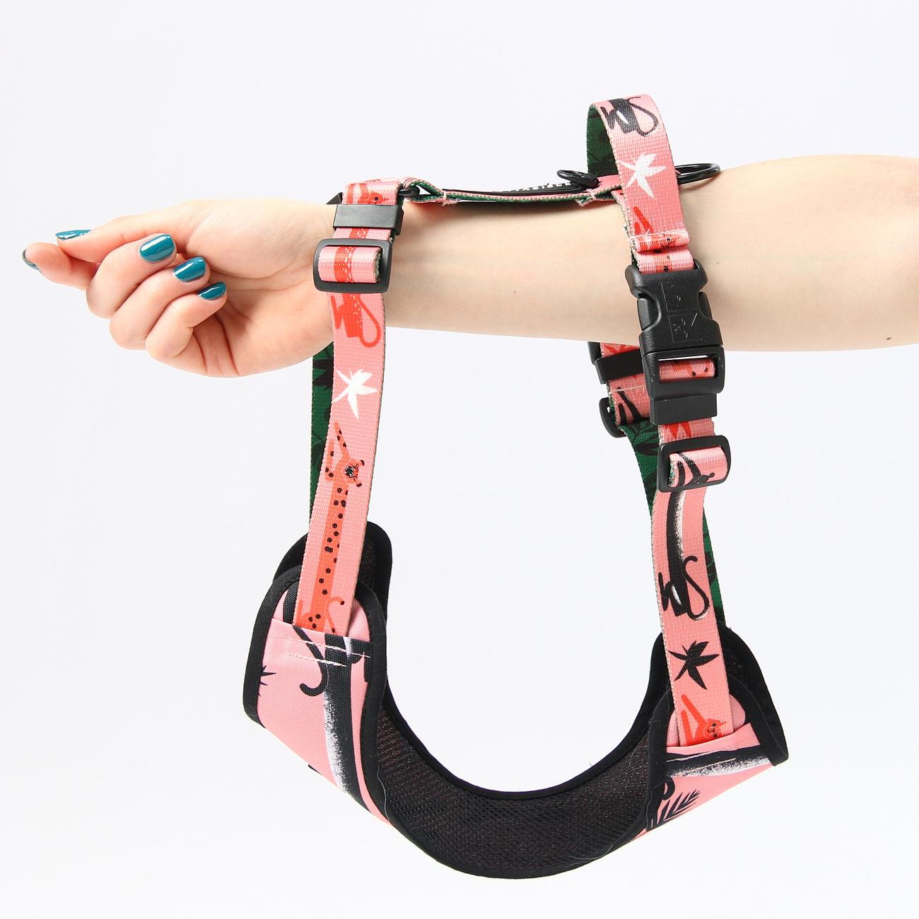 "Pink Panther" pressure-free harness