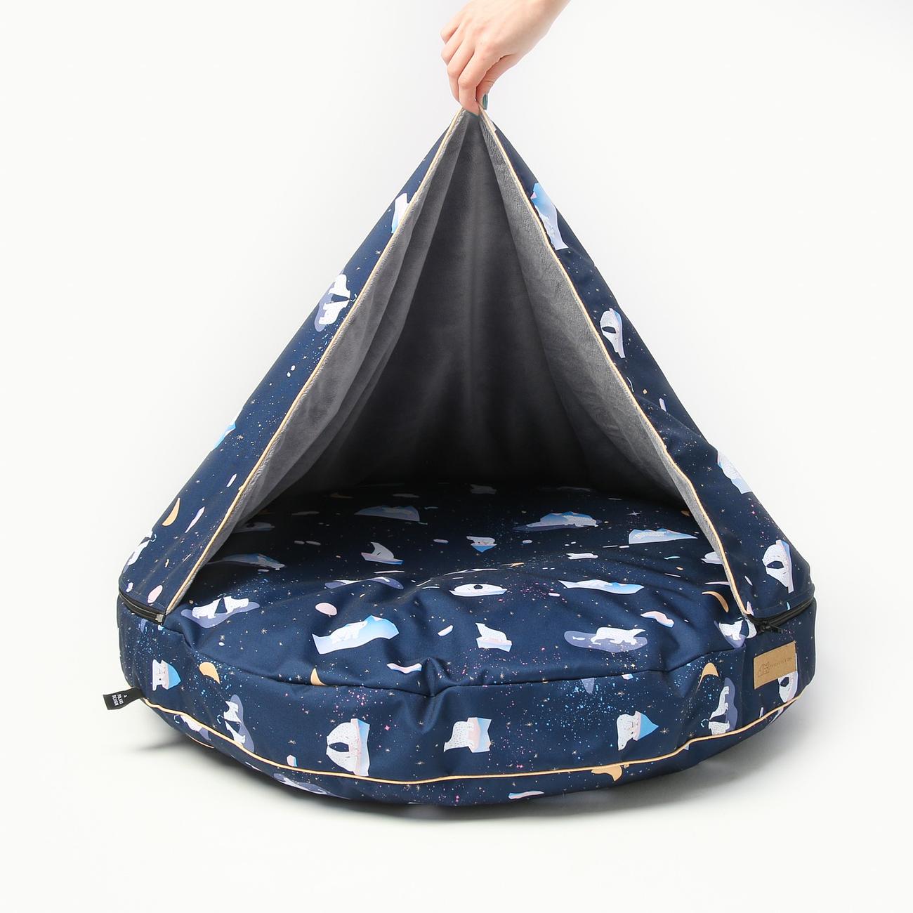 Round cushion with hood "Polar pattern"