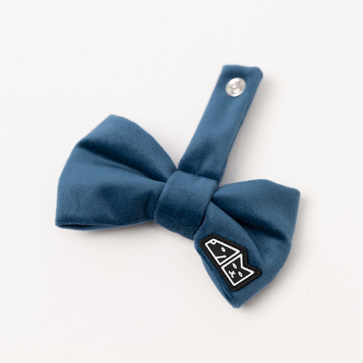 "Puddle blue" bow tie