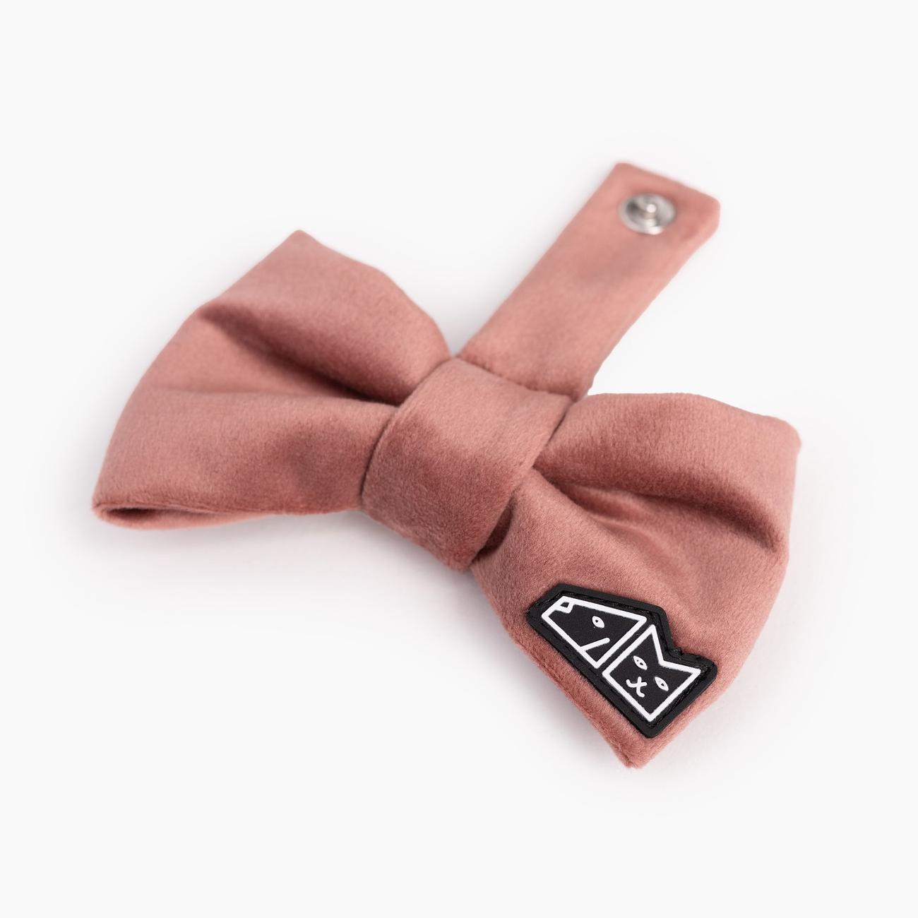 "Exclusive pink" bow tie